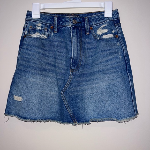 Abercrombie & Fitch Dresses & Skirts - Abercrombie & Fitch distressed jean skirt. Size 27/4. NWOT